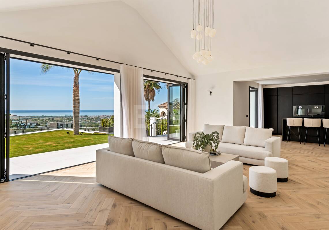 Luxuriöse Familienvilla mit Panorama Meerblick