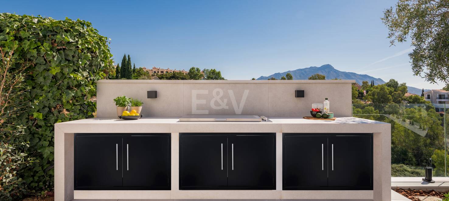 Lyxfamilj Villa med panoramautsikt över havet