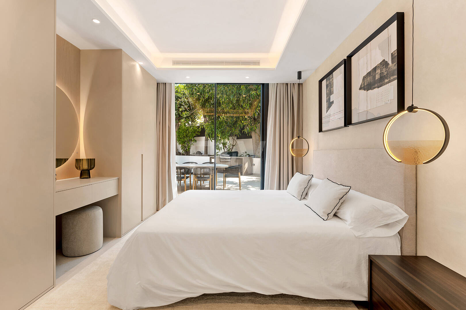 Spectacularly stylish villa next to the golf with beautiful entertainment areas