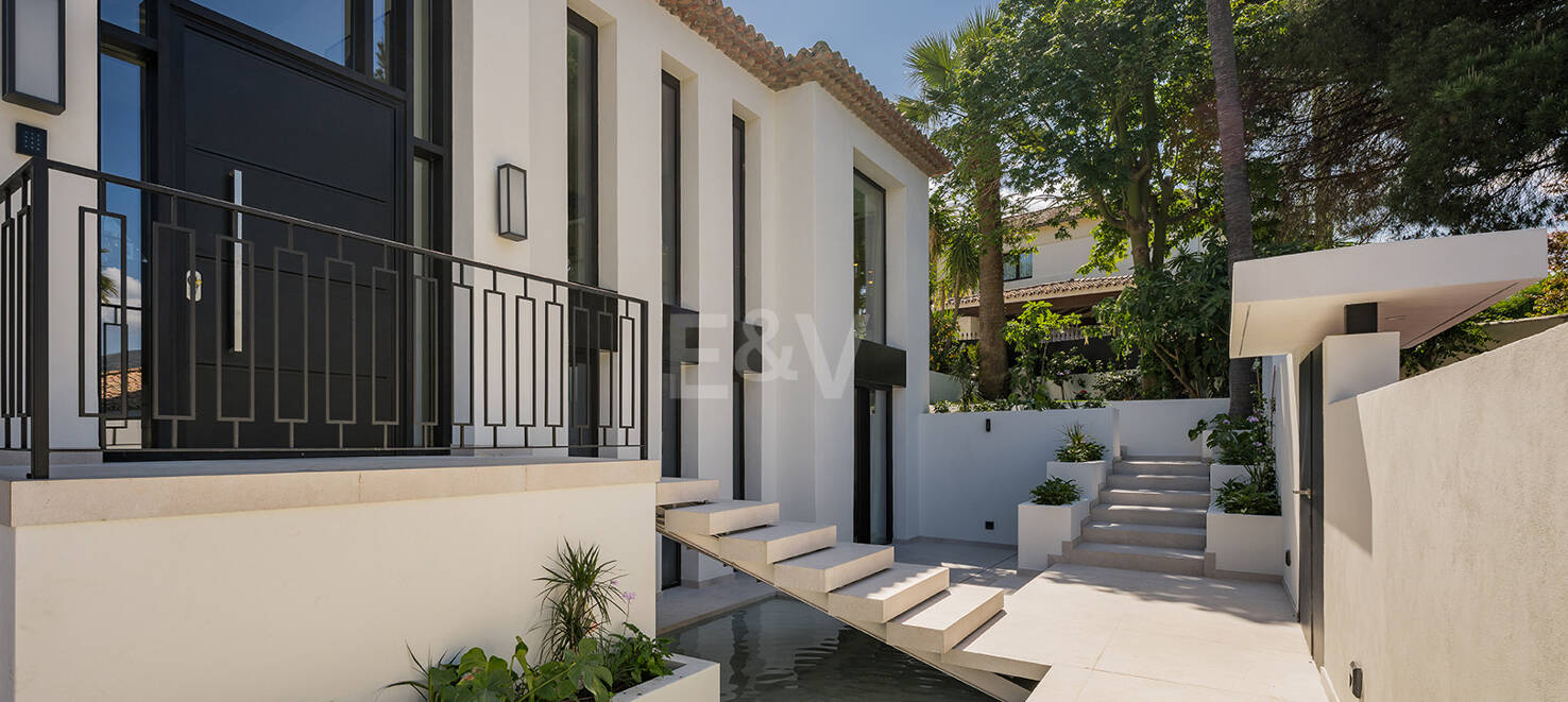 Spektakularnie stylowa willa obok golfa z pięknymi obszarami rozrywki