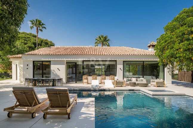 Spectacularly stylish villa next to the golf with beautiful entertainment areas