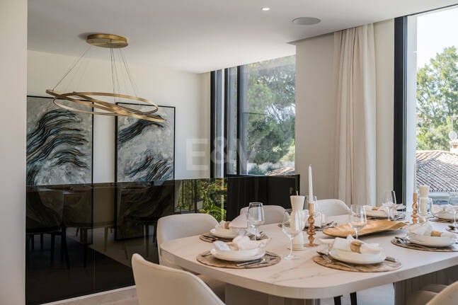 Spectacularly stylish villa next to the golf with beautiful entertainment areas