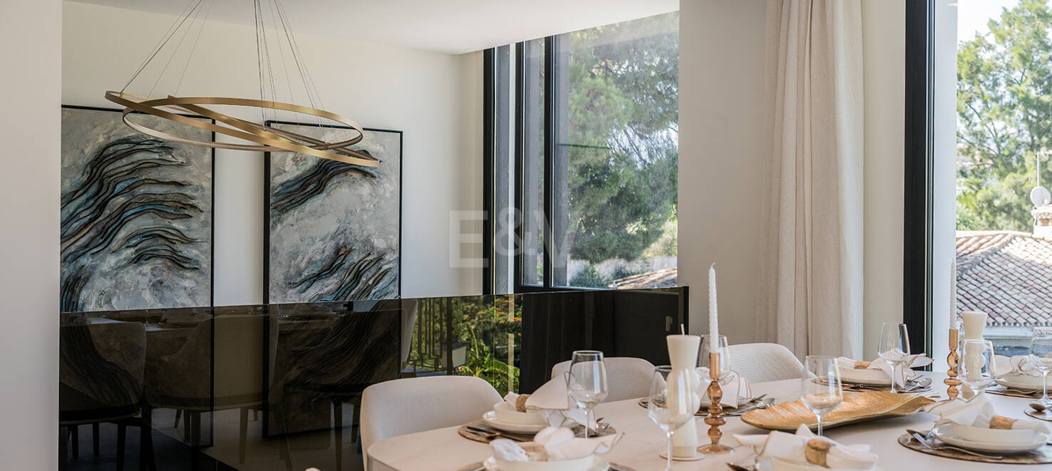 Spektakularnie stylowa willa obok golfa z pięknymi obszarami rozrywki