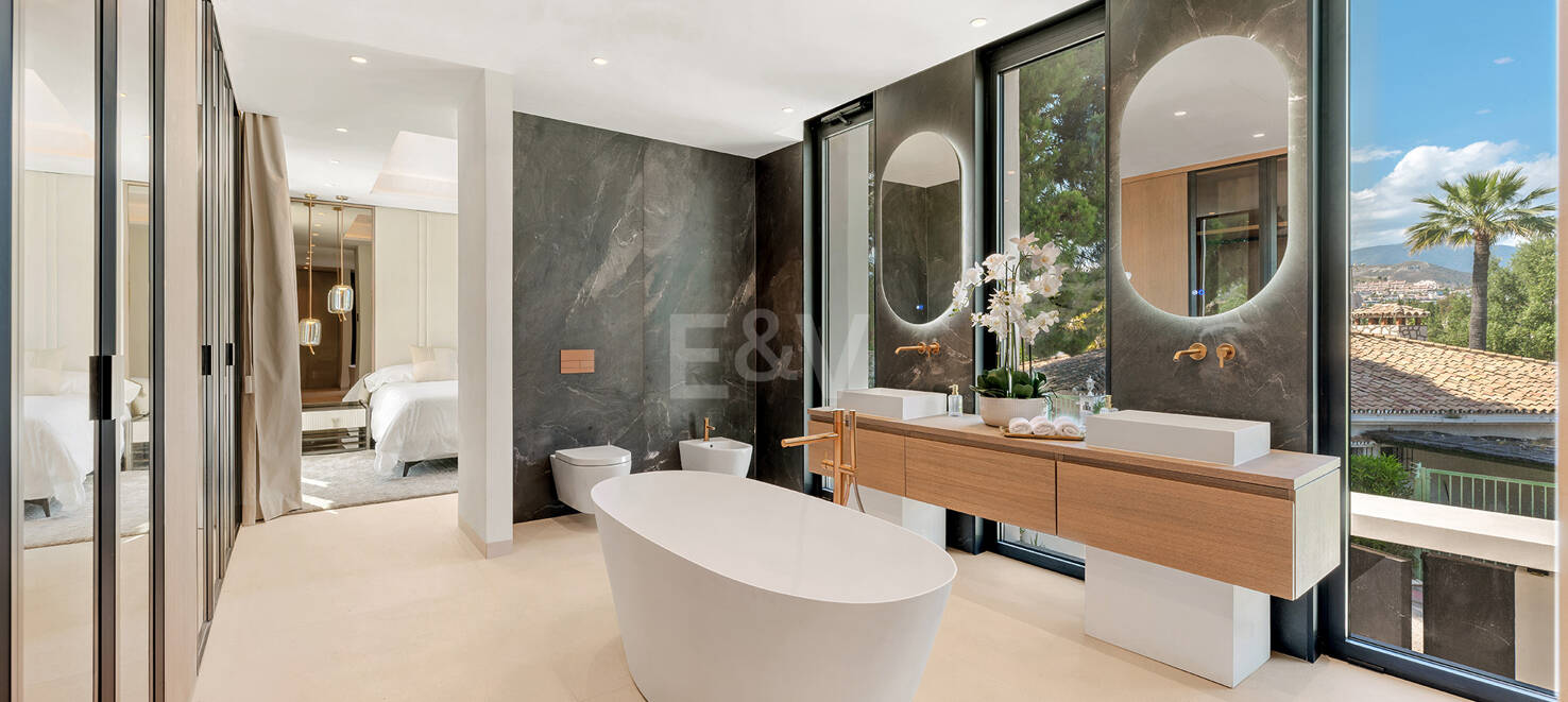 Spektakularnie stylowa willa obok golfa z pięknymi obszarami rozrywki