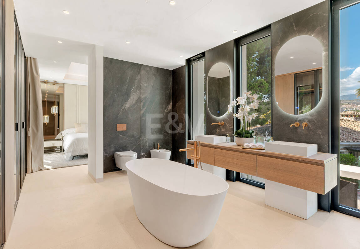 Spectacularly stylish villa next to the golf with beautiful entertainment areas