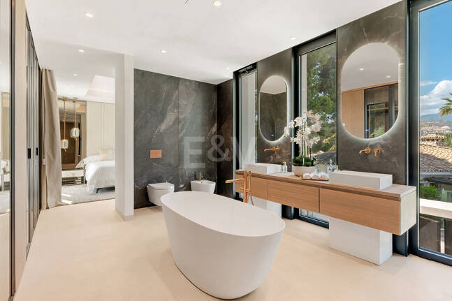 Spectacularly stylish villa next to the golf with beautiful entertainment areas