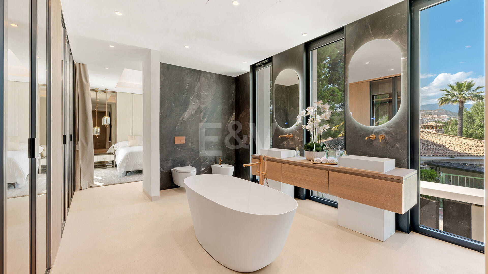 Spectacularly stylish villa next to the golf with beautiful entertainment areas