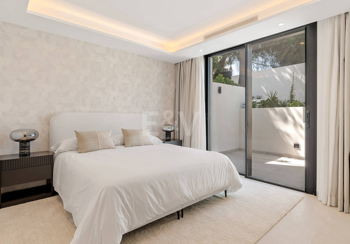 Espectacular villa en Nueva Andalucía con estilo junto al campo de golf con preciosas zonas de ocio