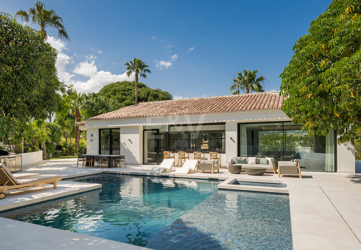 Spectacularly stylish villa next to the golf with beautiful entertainment areas