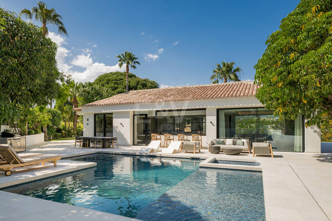 Spectacularly stylish villa next to the golf with beautiful entertainment areas