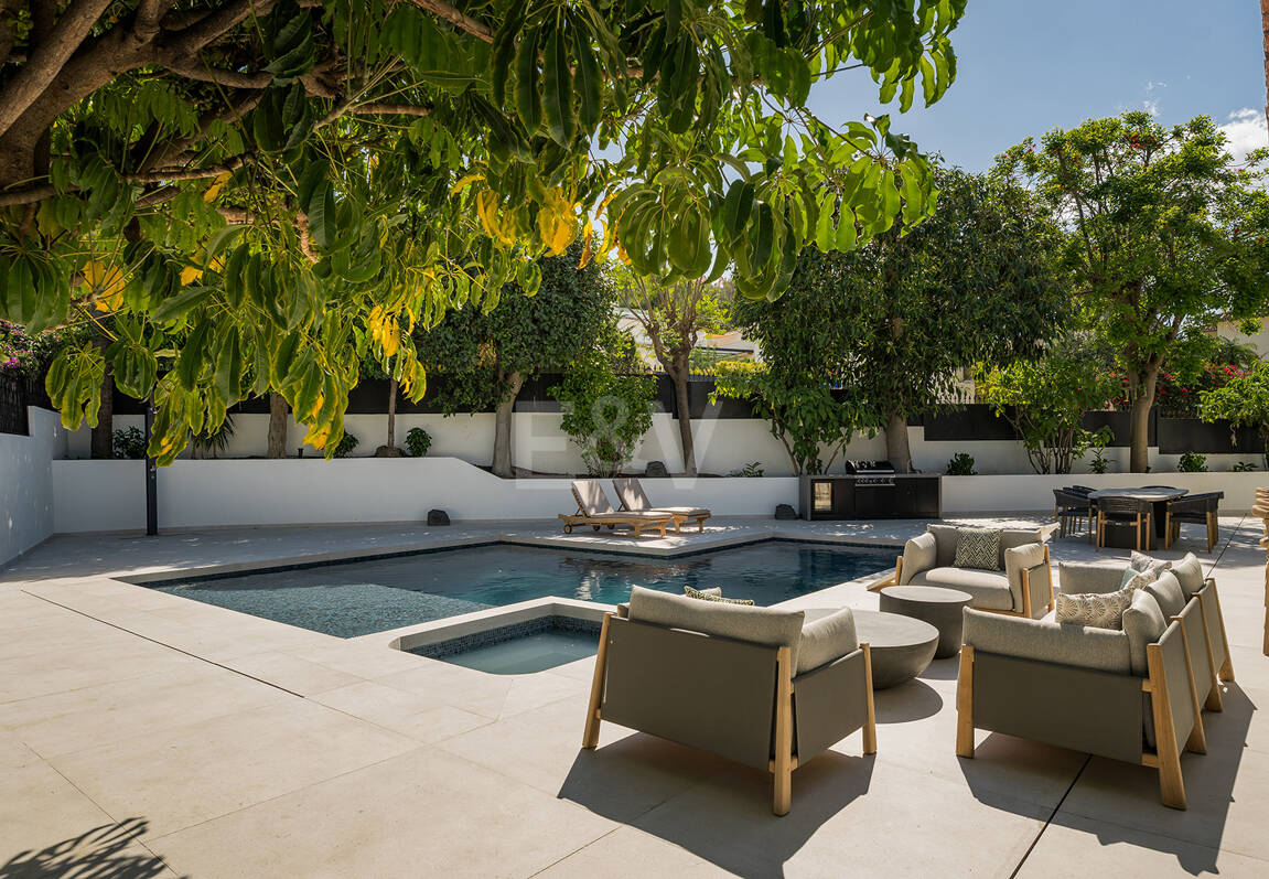 Spectacularly stylish villa next to the golf with beautiful entertainment areas