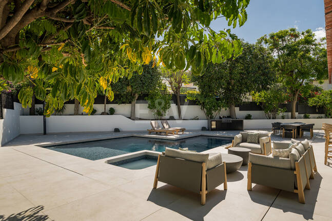 Spectacularly stylish villa next to the golf with beautiful entertainment areas