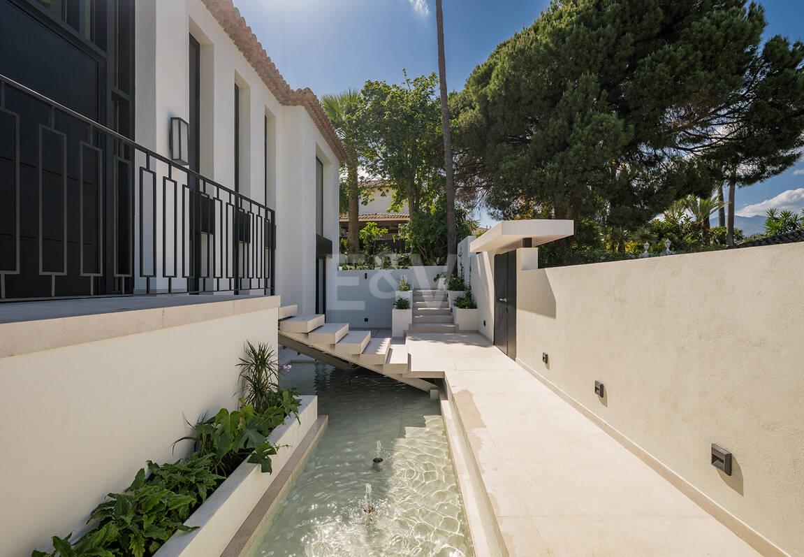 Spectacularly stylish villa next to the golf with beautiful entertainment areas