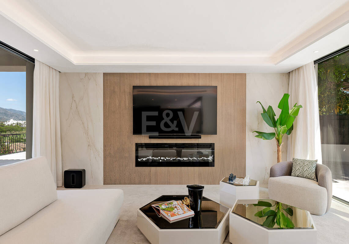 Espectacular villa en Nueva Andalucía con estilo junto al campo de golf con preciosas zonas de ocio
