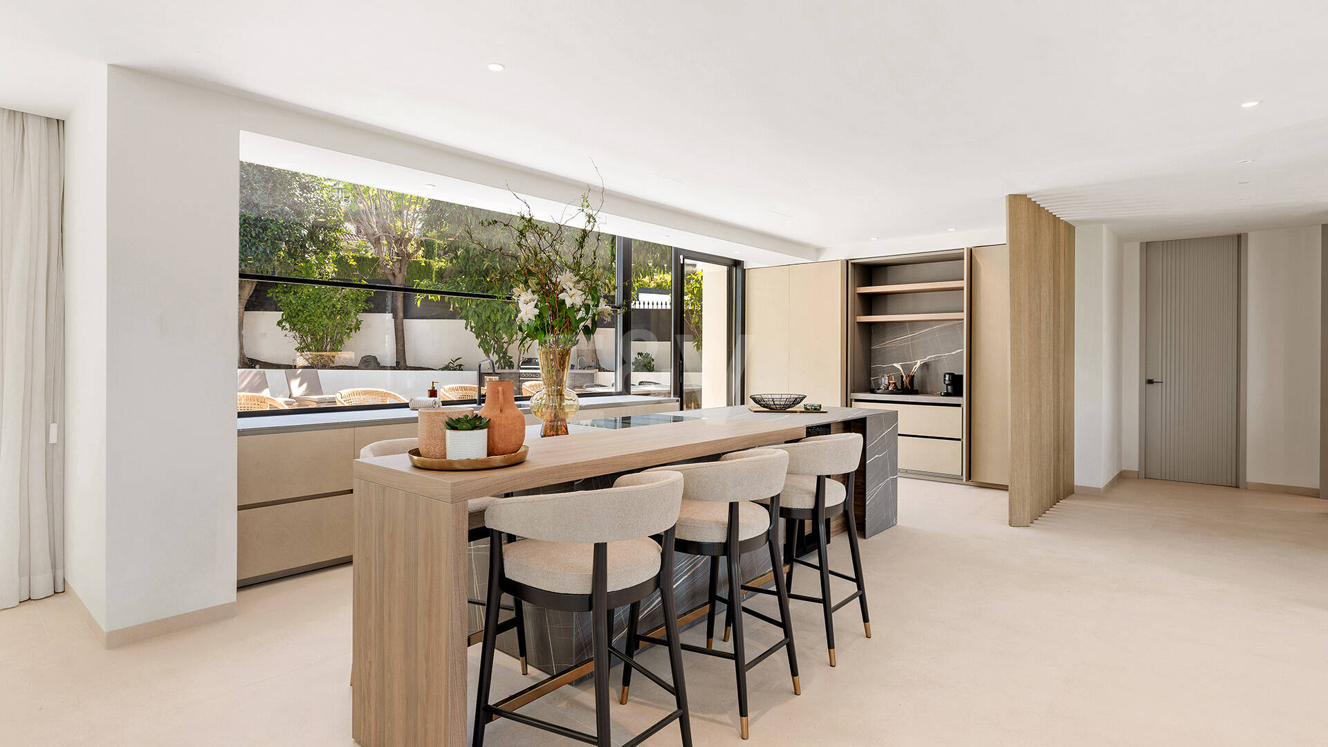 Spectacularly stylish villa next to the golf with beautiful entertainment areas