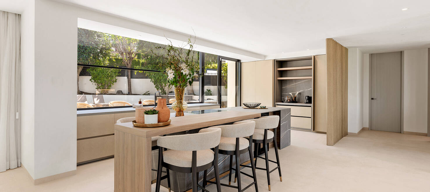 Spektakularnie stylowa willa obok golfa z pięknymi obszarami rozrywki