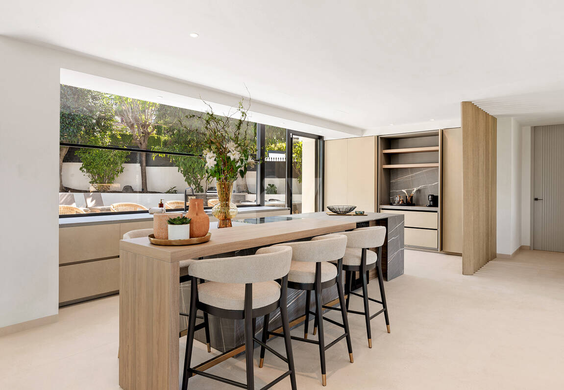 Spectacularly stylish villa next to the golf with beautiful entertainment areas