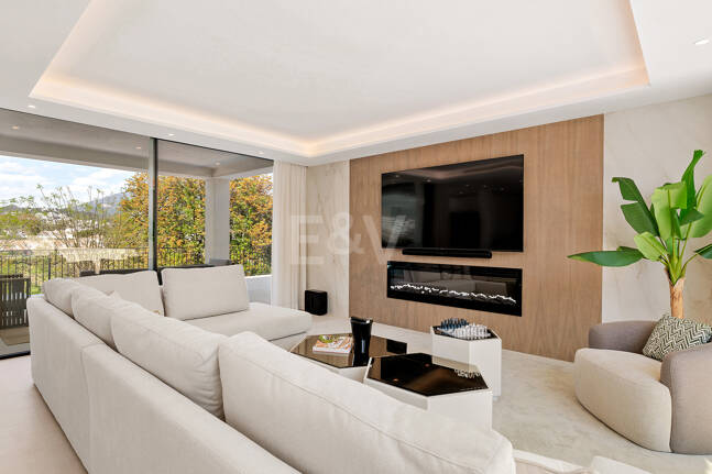 Spectacularly stylish villa next to the golf with beautiful entertainment areas