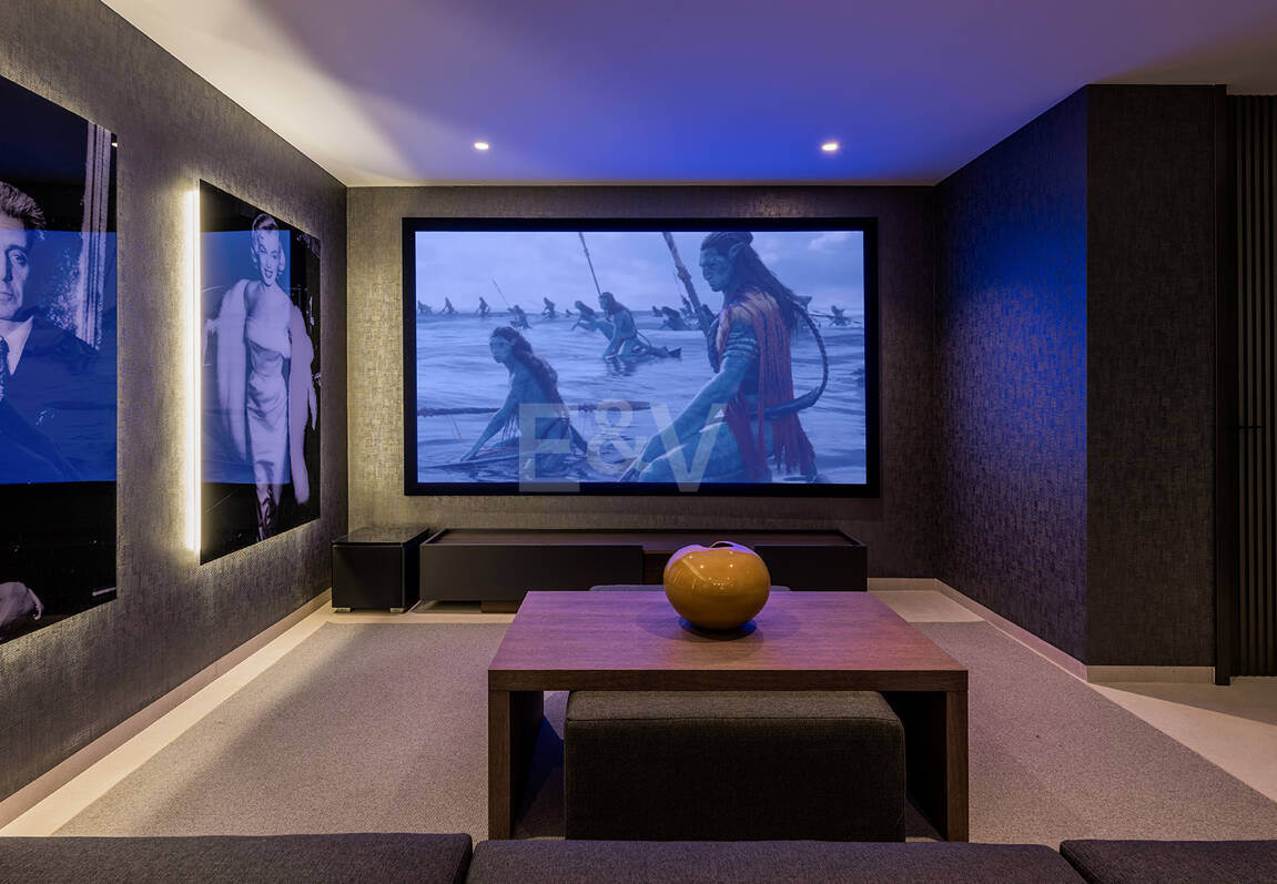 Spectacularly stylish villa next to the golf with beautiful entertainment areas