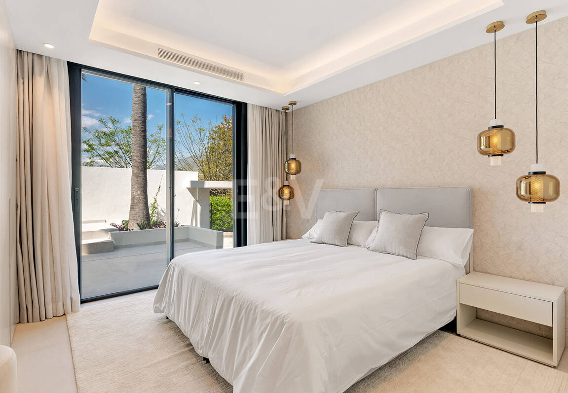 Spectacularly stylish villa next to the golf with beautiful entertainment areas