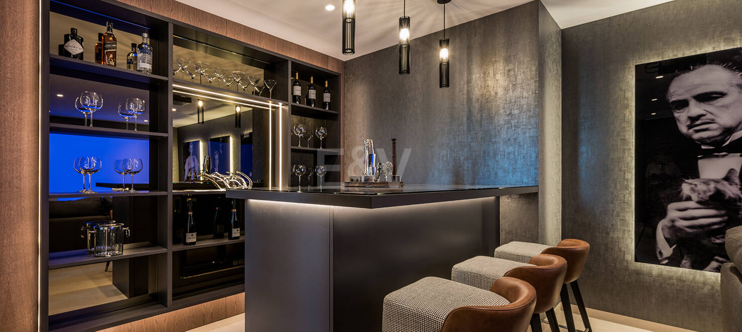 Spektakularnie stylowa willa obok golfa z pięknymi obszarami rozrywki