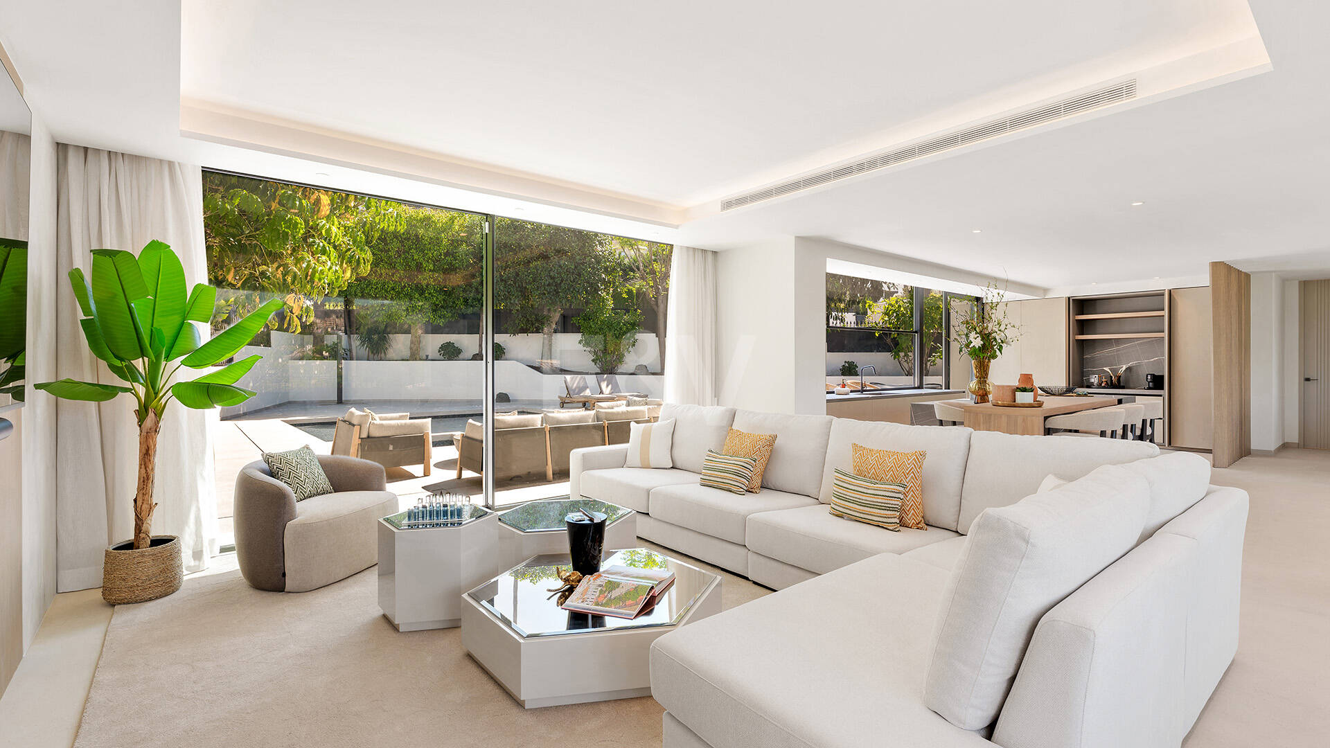 Spectacularly stylish villa next to the golf with beautiful entertainment areas