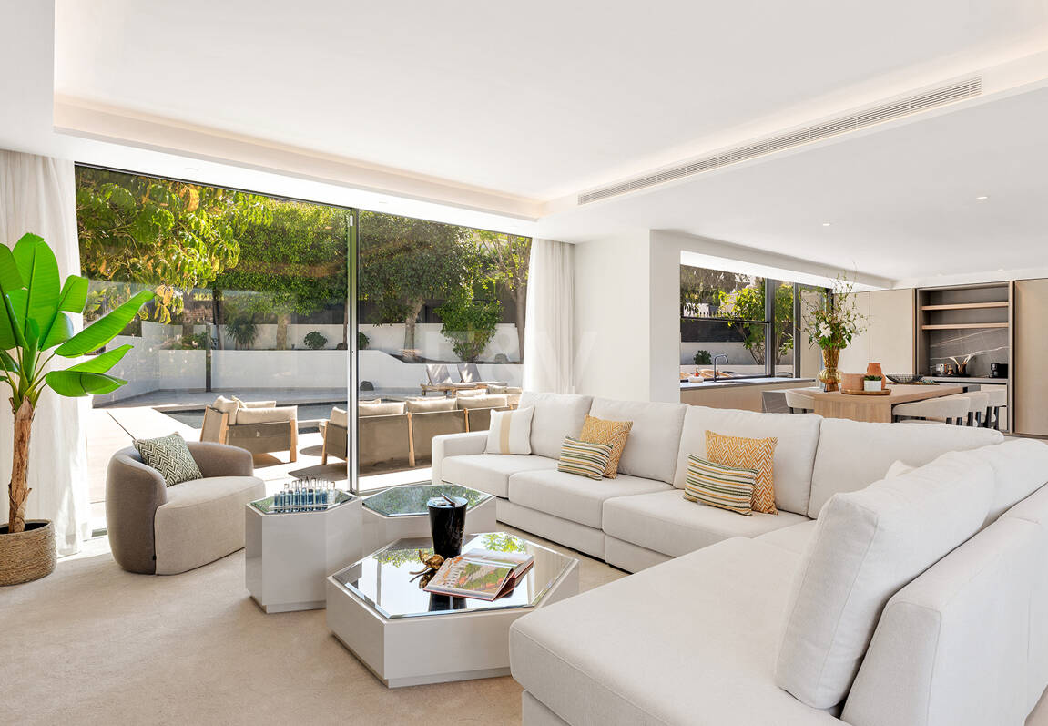 Spectacularly stylish villa next to the golf with beautiful entertainment areas