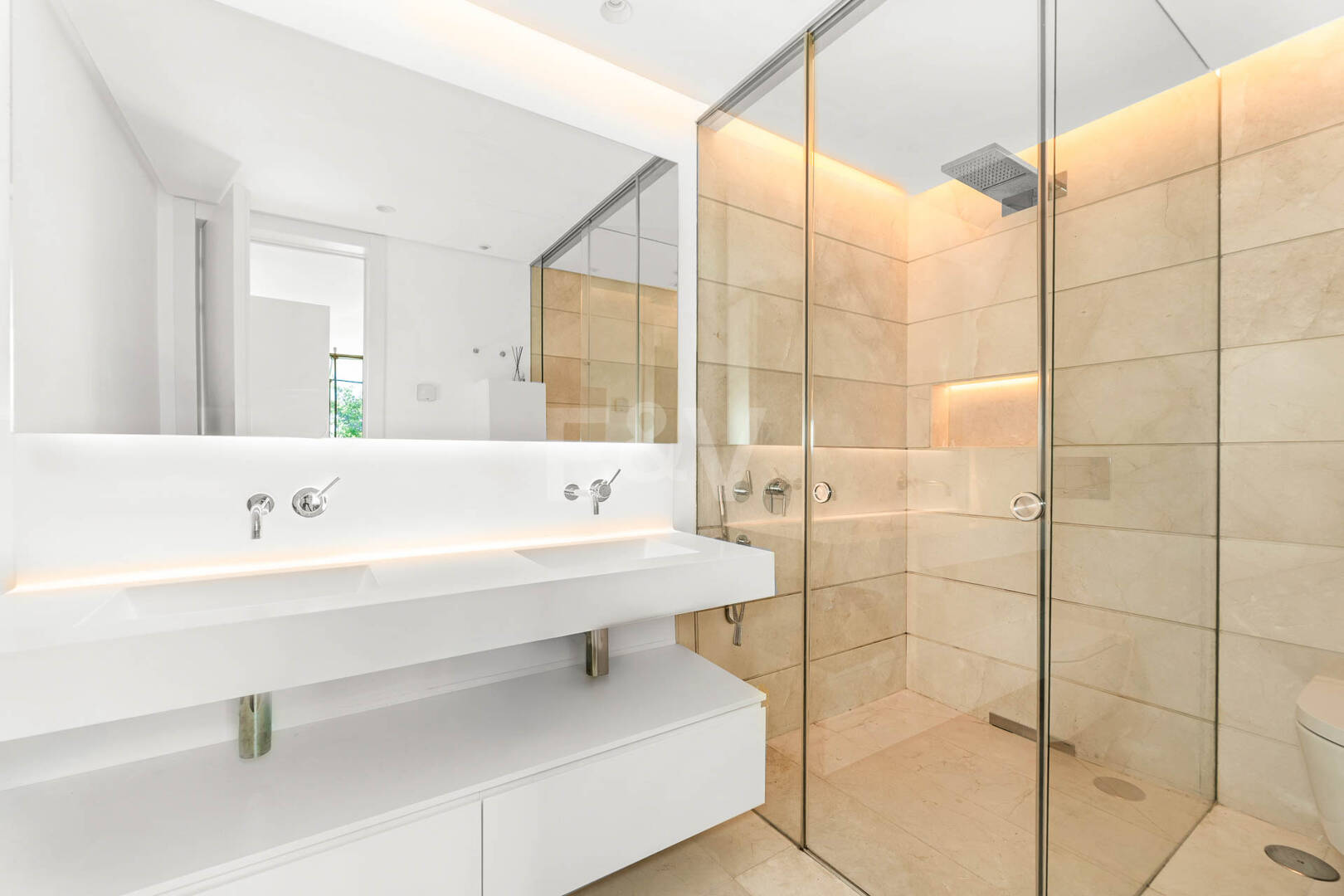 Luksusowy apartament z prywatnym ogrodem w Palo Alto