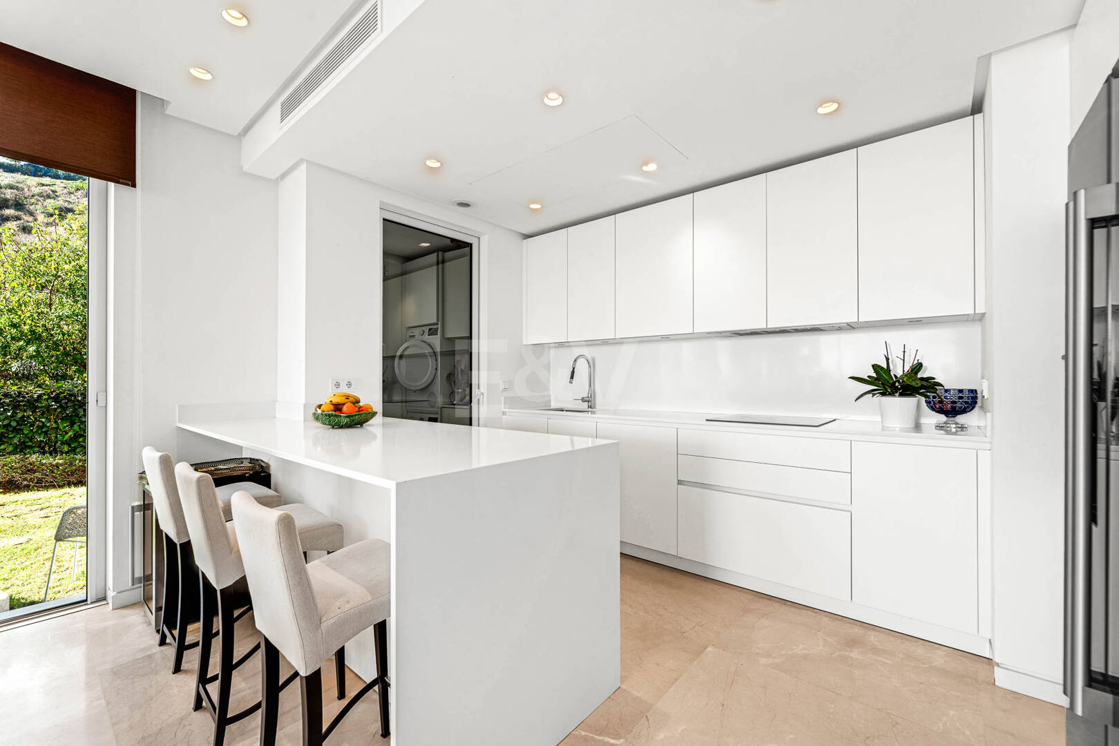 Luksusowy apartament z prywatnym ogrodem w Palo Alto