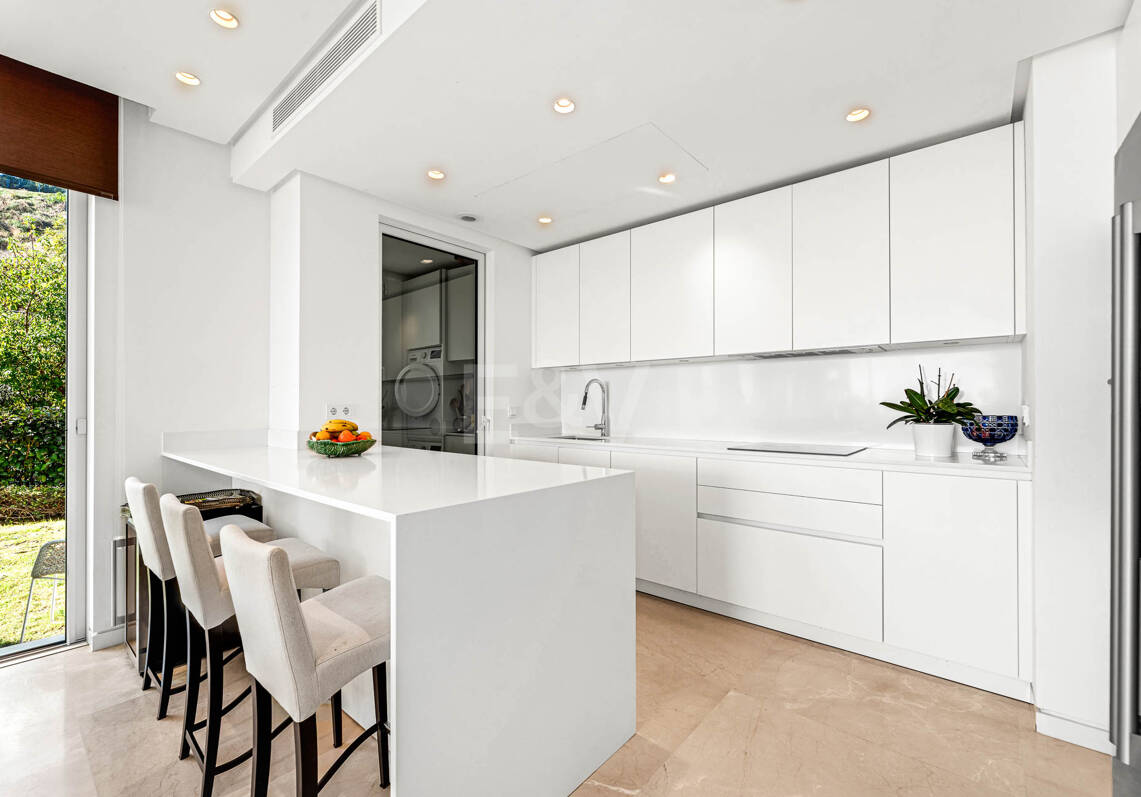 Appartement de luxe Corner avec jardin privé à Palo Alto Marbella