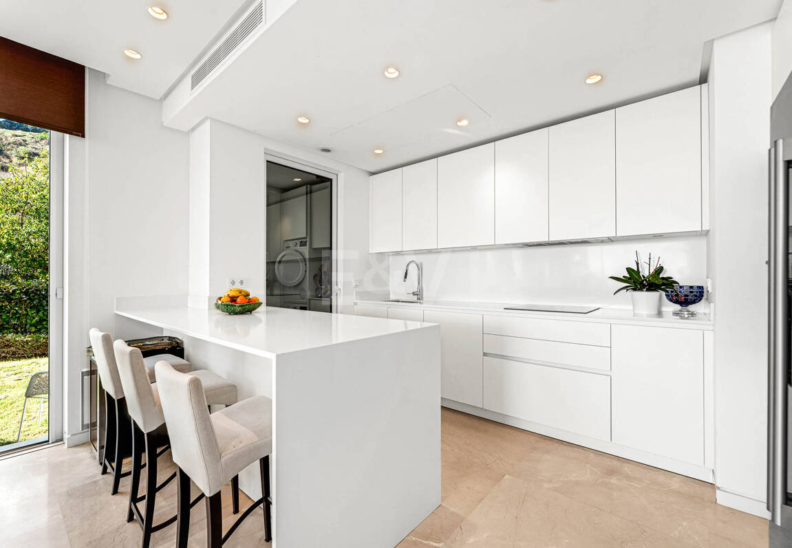 Exklusive Eckwohnung mit Privatgarten in Palo Alto