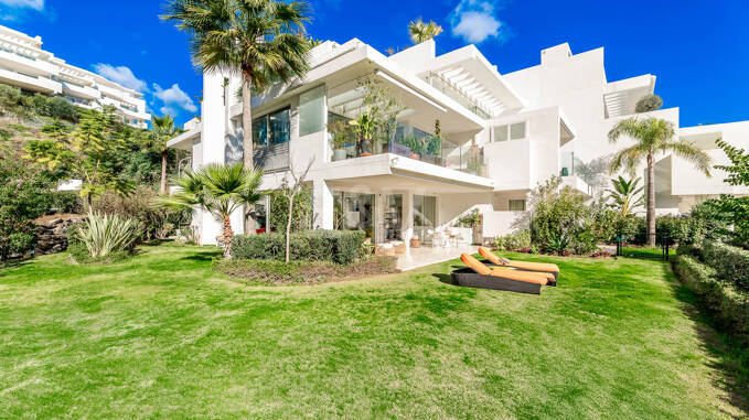 Luksusowy apartament z prywatnym ogrodem w Palo Alto Marbella