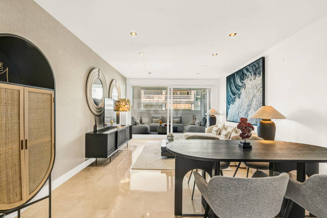 Exklusives Apartment mit direktem Strandzugang in bester Lage an der Goldenen Meile