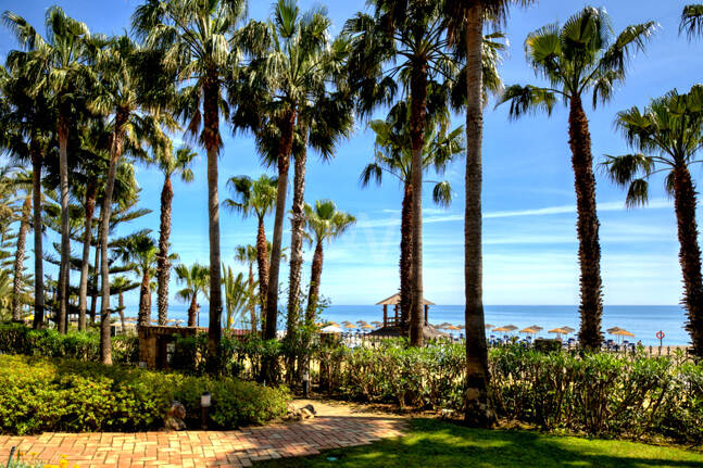 Exklusives Apartment mit direktem Strandzugang in bester Lage an der Goldenen Meile