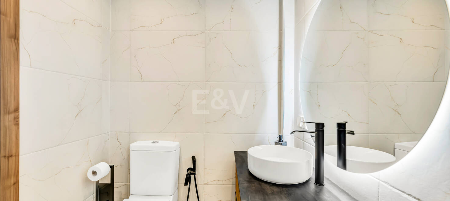 Exclusive Apartment with Direct Beach access in Prime Location on the Golden Mile