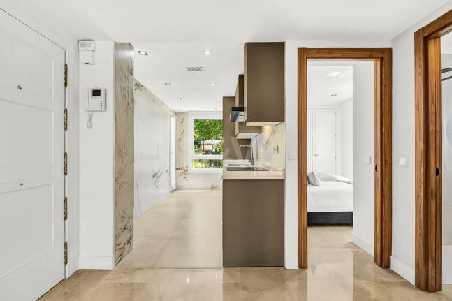 Exklusives Apartment mit direktem Strandzugang in bester Lage an der Goldenen Meile