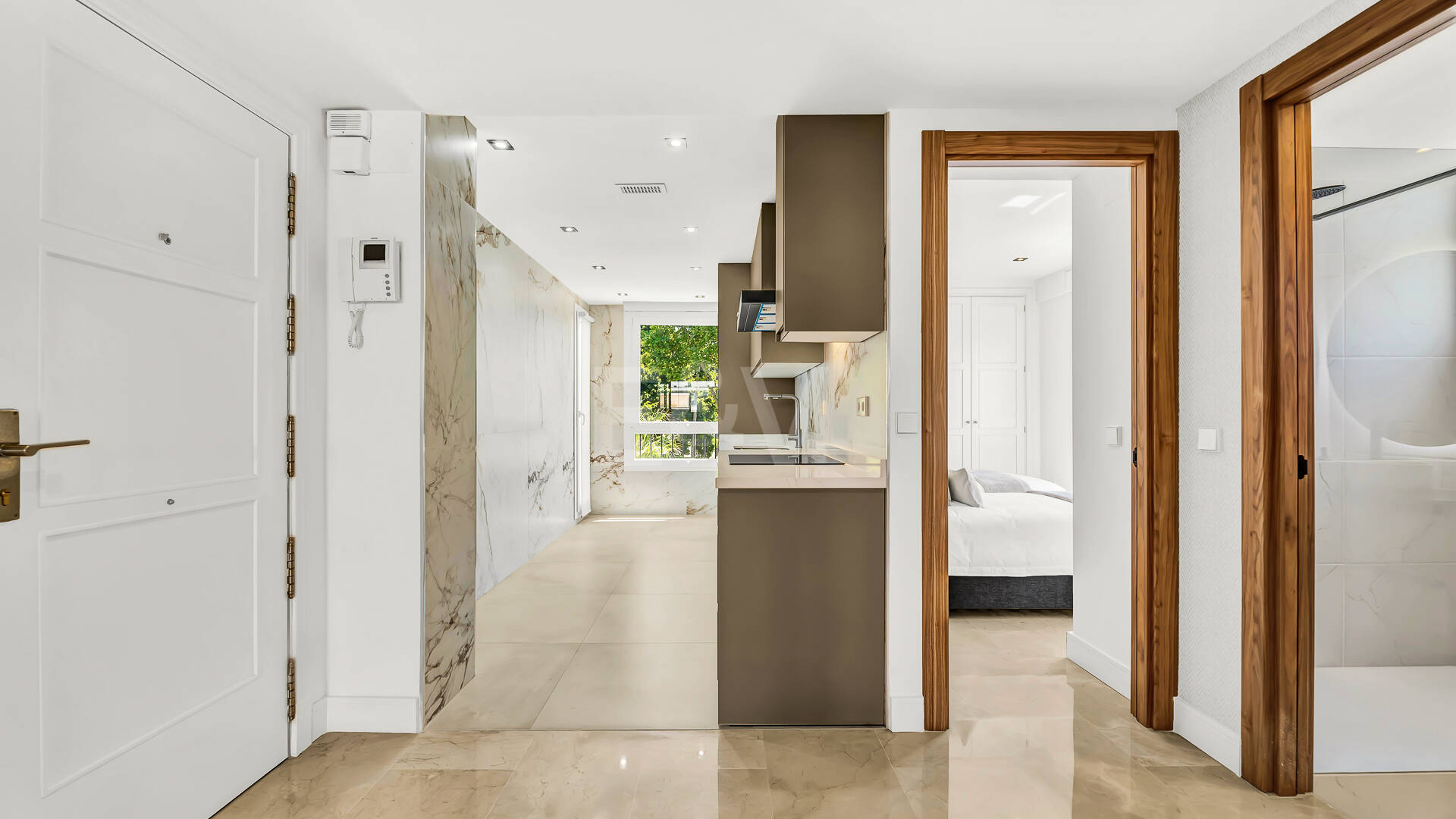 Exklusives Apartment mit direktem Strandzugang in bester Lage an der Goldenen Meile