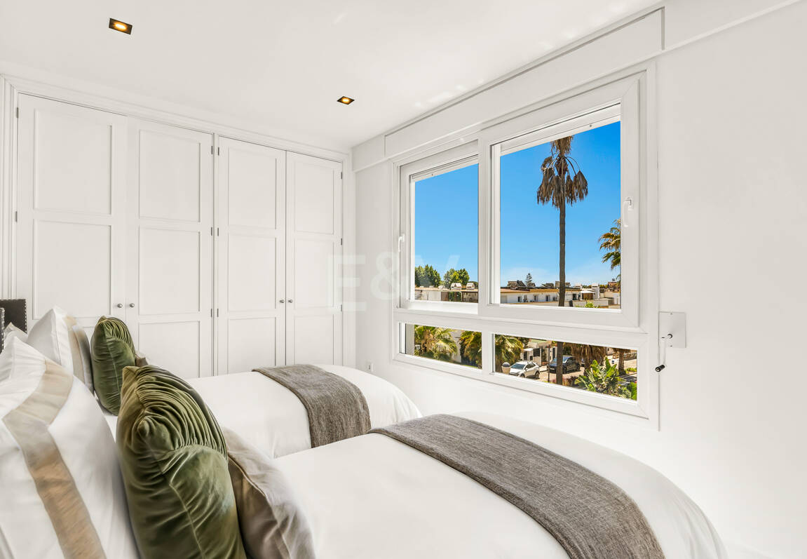 Exklusives Apartment mit direktem Strandzugang in bester Lage an der Goldenen Meile