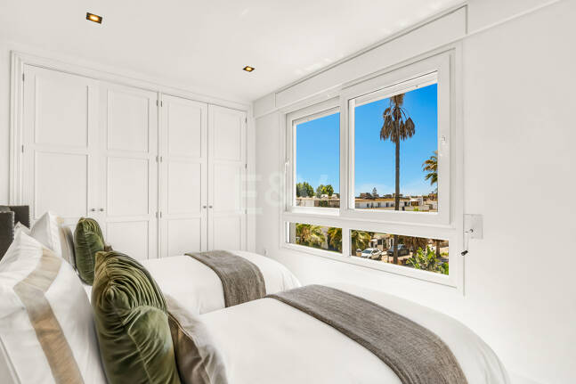 Exklusives Apartment mit direktem Strandzugang in bester Lage an der Goldenen Meile