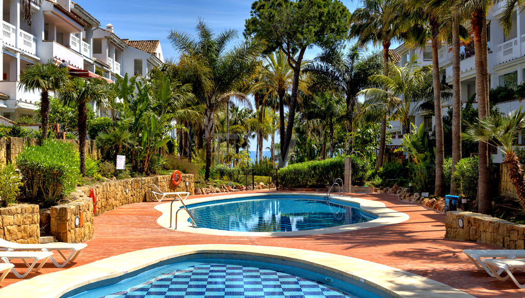 Exklusives Apartment mit direktem Strandzugang in bester Lage an der Goldenen Meile