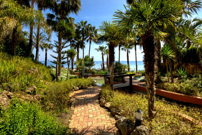 Exklusives Apartment mit direktem Strandzugang in bester Lage an der Goldenen Meile