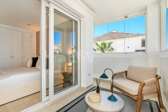 Exklusives Apartment mit direktem Strandzugang in bester Lage an der Goldenen Meile