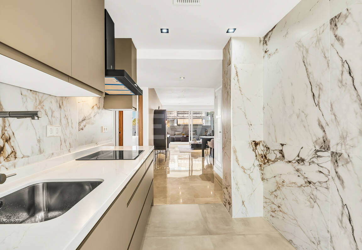 Exklusives Apartment mit direktem Strandzugang in bester Lage an der Goldenen Meile