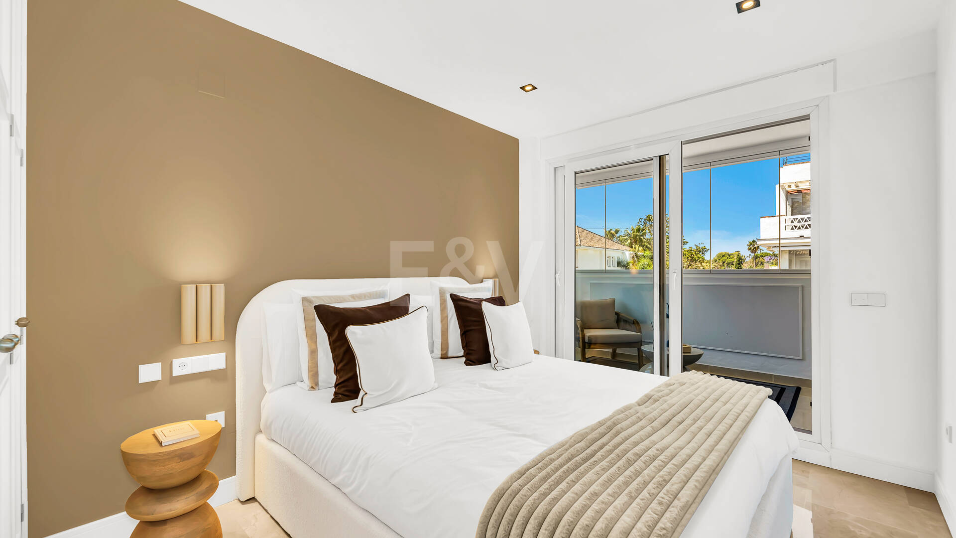 Exklusives Apartment mit direktem Strandzugang in bester Lage an der Goldenen Meile