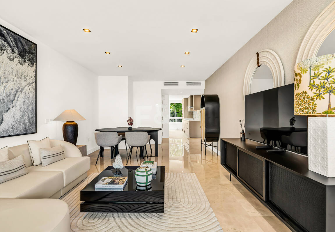 Exklusives Apartment mit direktem Strandzugang in bester Lage an der Goldenen Meile