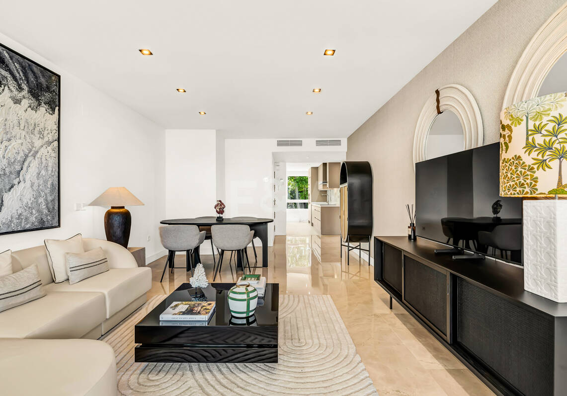 Exklusives Apartment mit direktem Strandzugang in bester Lage an der Goldenen Meile