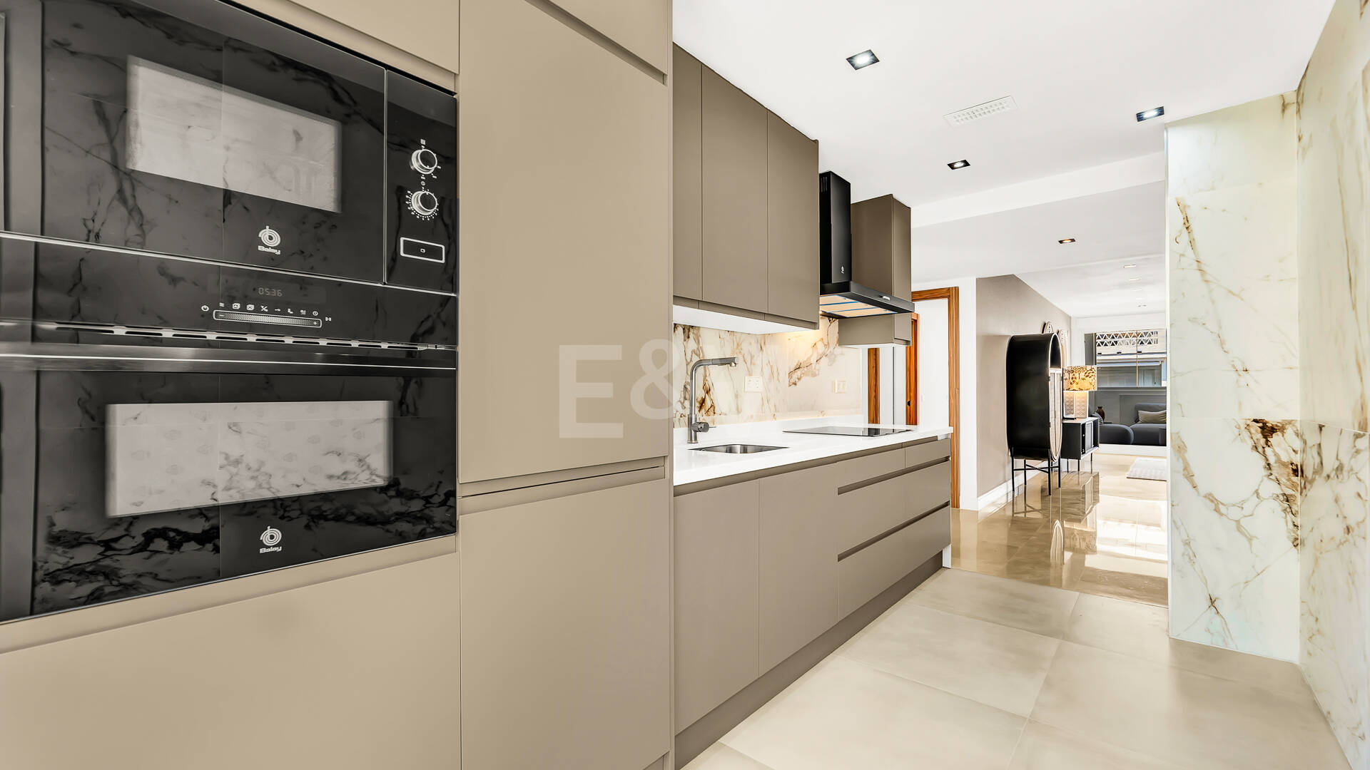 Exklusives Apartment mit direktem Strandzugang in bester Lage an der Goldenen Meile