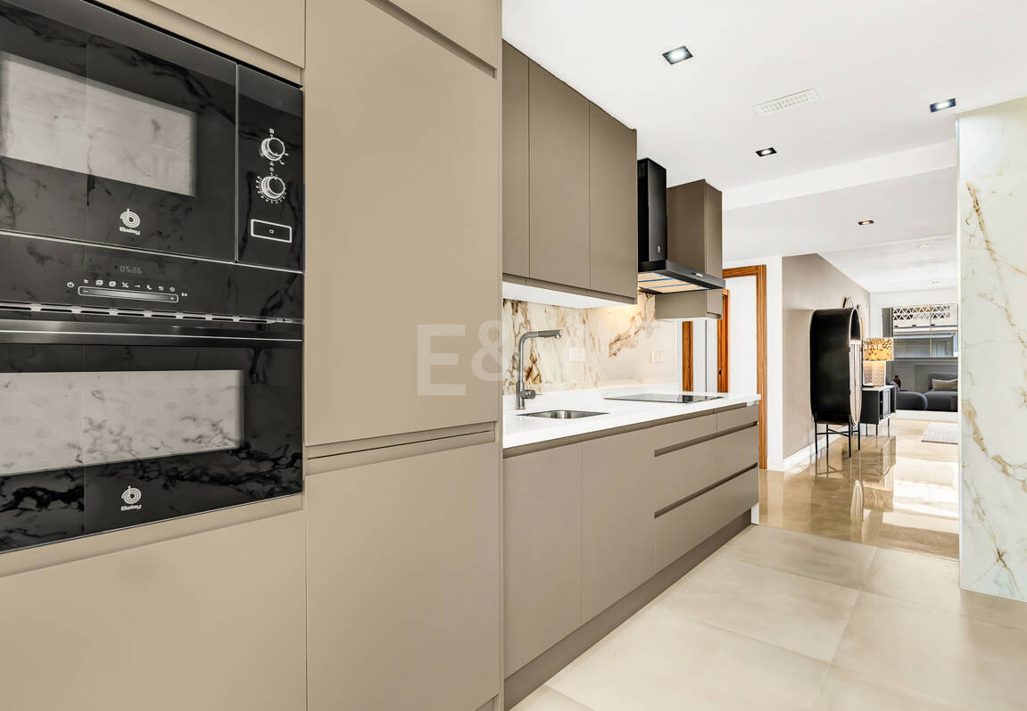 Exklusives Apartment mit direktem Strandzugang in bester Lage an der Goldenen Meile