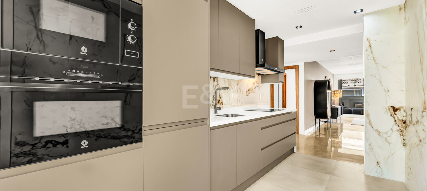 Exclusive Apartment with Direct Beach Access in Marbella´s Las Cañas Beach