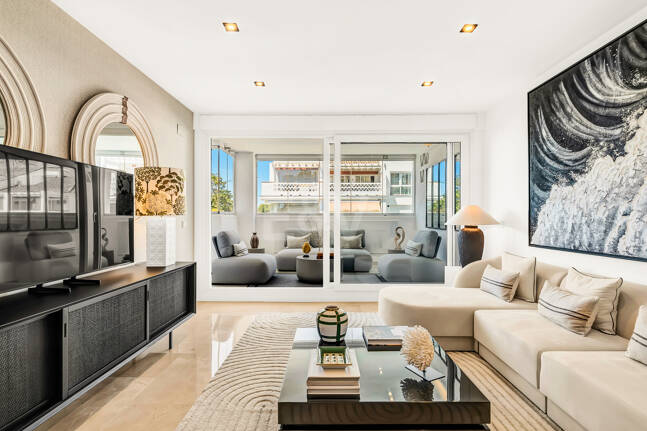 Exklusives Apartment mit direktem Strandzugang in bester Lage an der Goldenen Meile